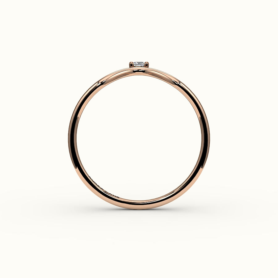Princess Cut V Diamond Curved Band