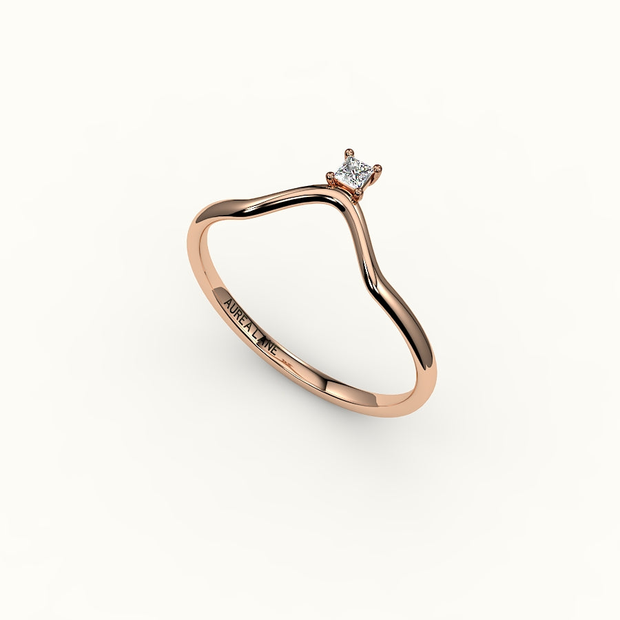 Princess Cut V Diamond Curved Band