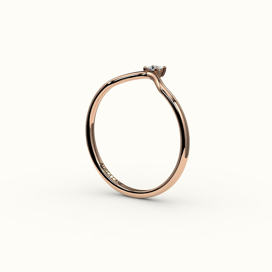 Princess Cut V Diamond Curved Band