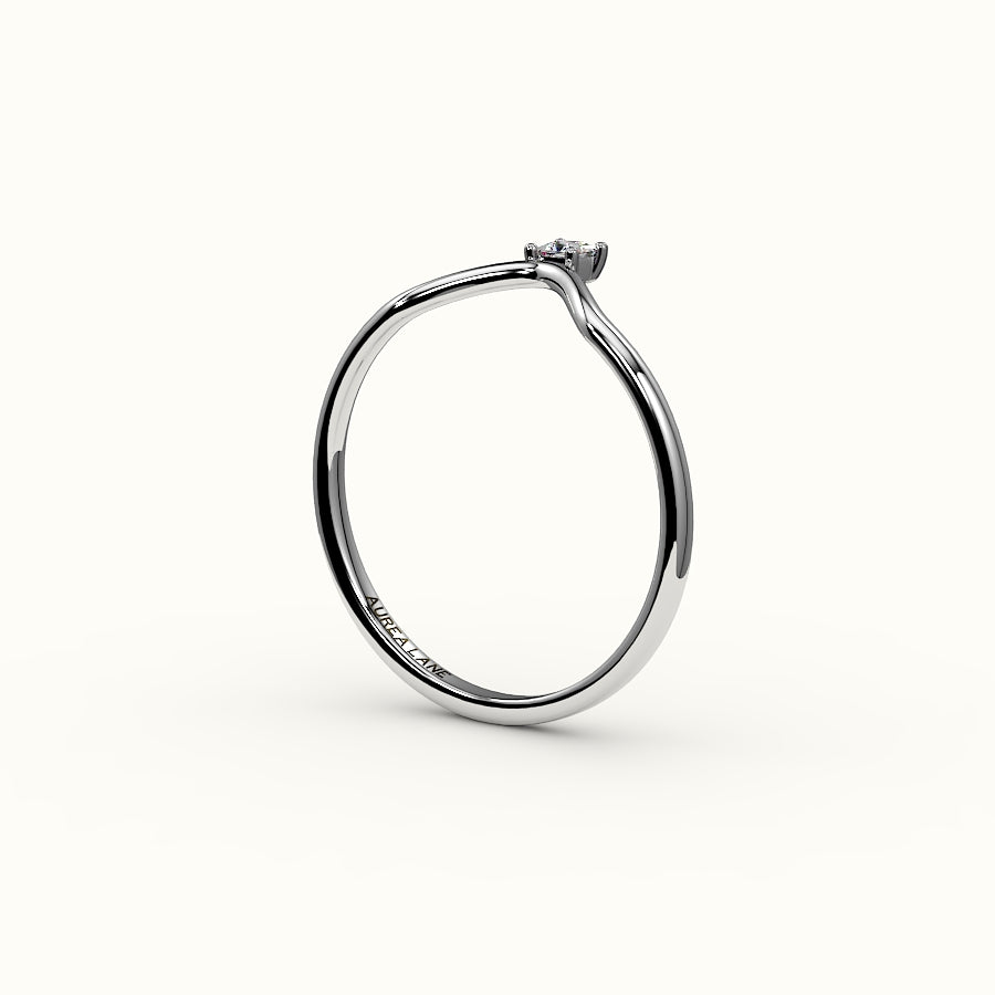 Princess Cut V Diamond Curved Band