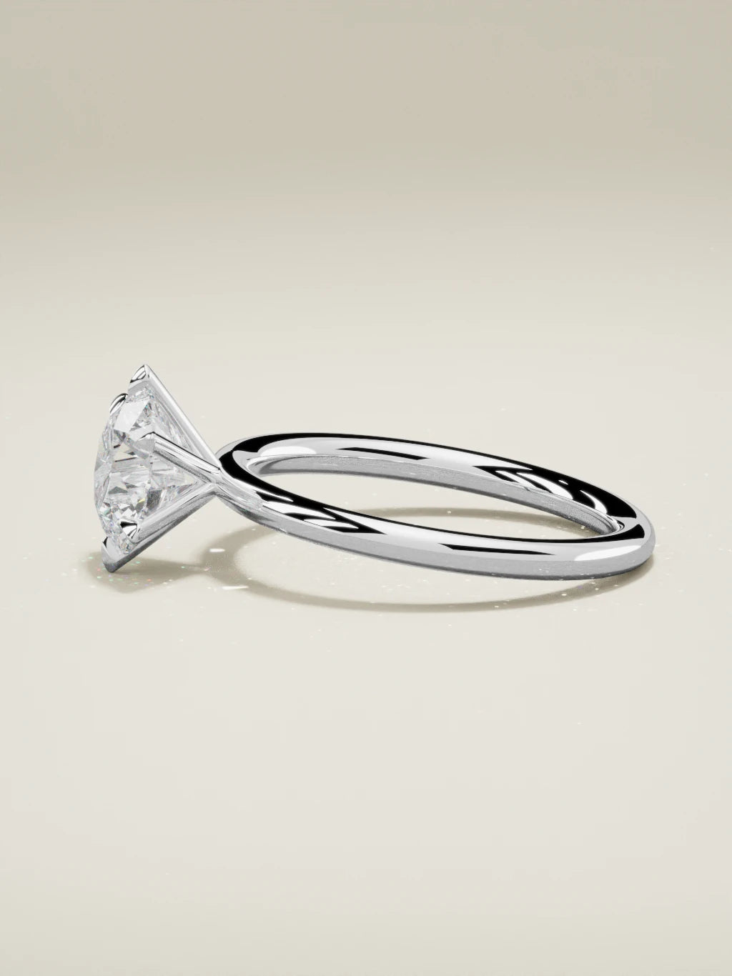 The Alba, solitario con diamante redondo de laboratorio en oro blanco 14K, vista lateral