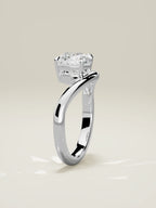 The Arco, solitario con diamante redondo de laboratorio en oro blanco 14K, de pie, vista frontal