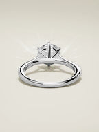 The Blonda, solitario con diamante redondo de laboratorio en oro blanco 14K, vista trasera