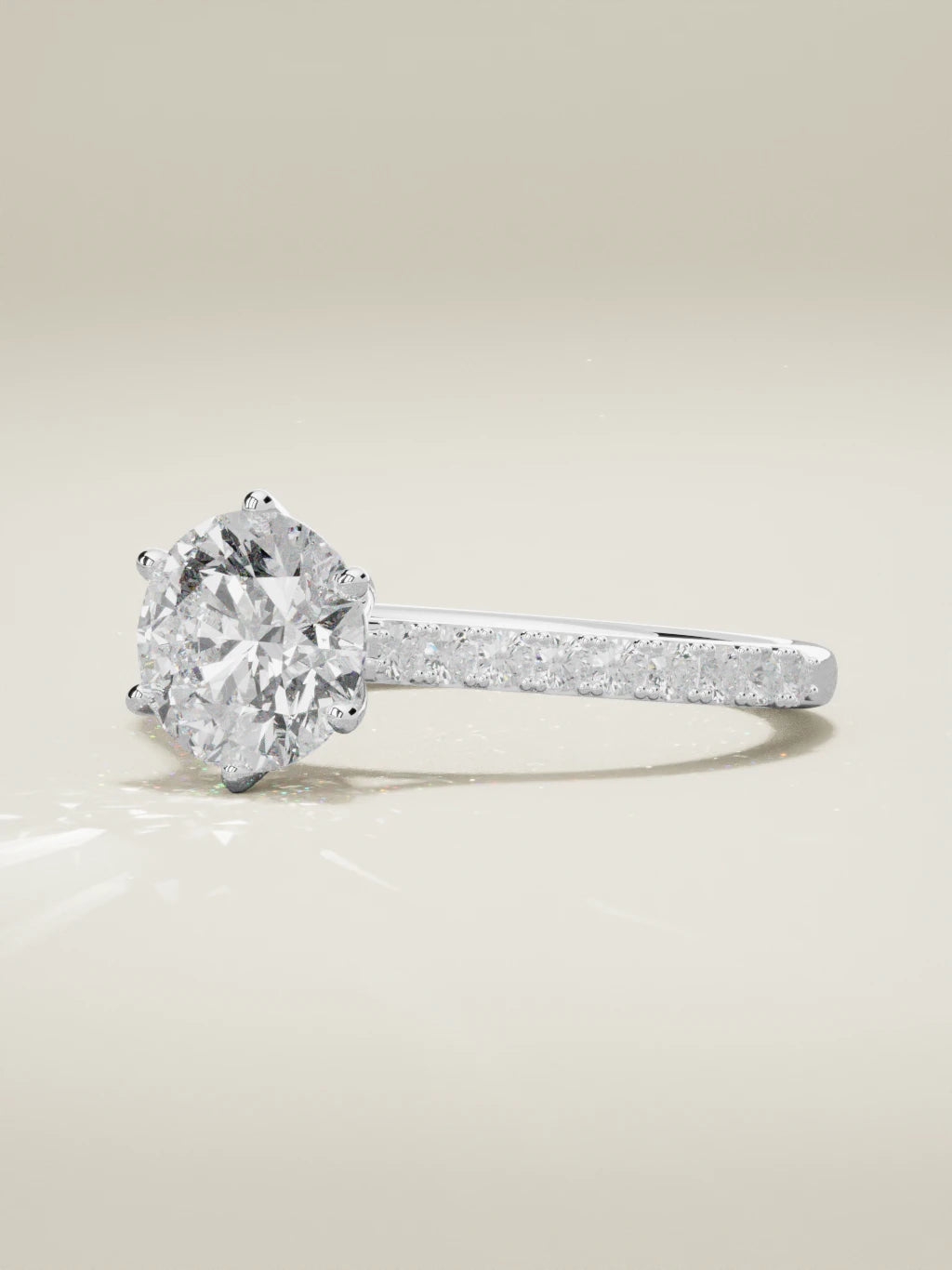 The Blonda, solitario con diamante redondo de laboratorio en oro blanco 14K, vista de tres cuartos
