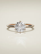 The Dalia, solitario con diamante redondo de laboratorio en oro rosa 14K, vista frontal