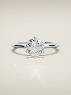 The Dalia, solitario con diamante redondo de laboratorio en oro blanco 14K, vista frontal