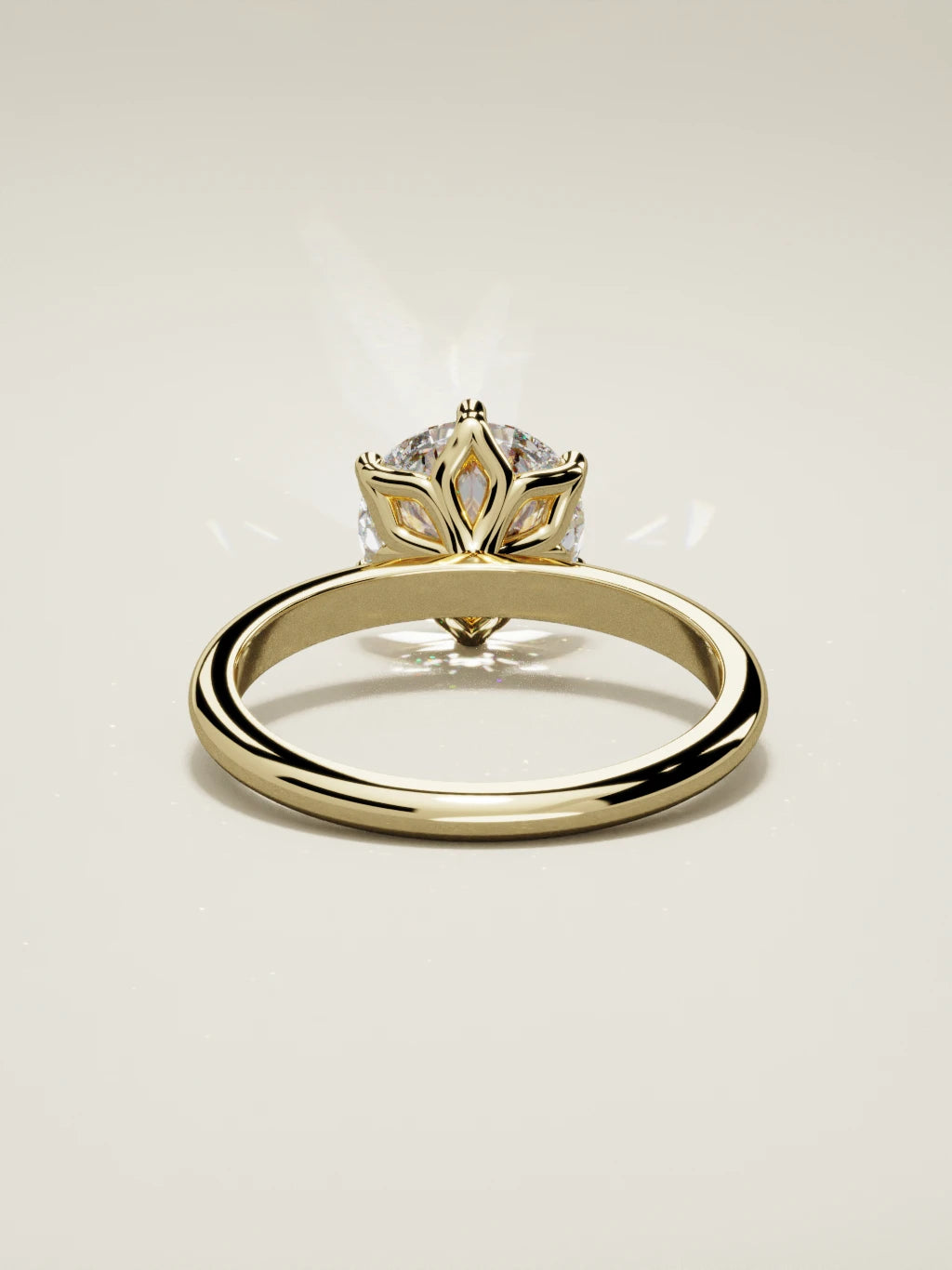 The Dalia, solitario con diamante redondo de laboratorio en oro amarillo 14K, vista trasera