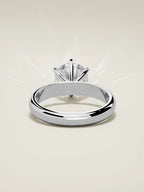 The Fina, solitario con diamante redondo de laboratorio en oro blanco 14K, vista trasera