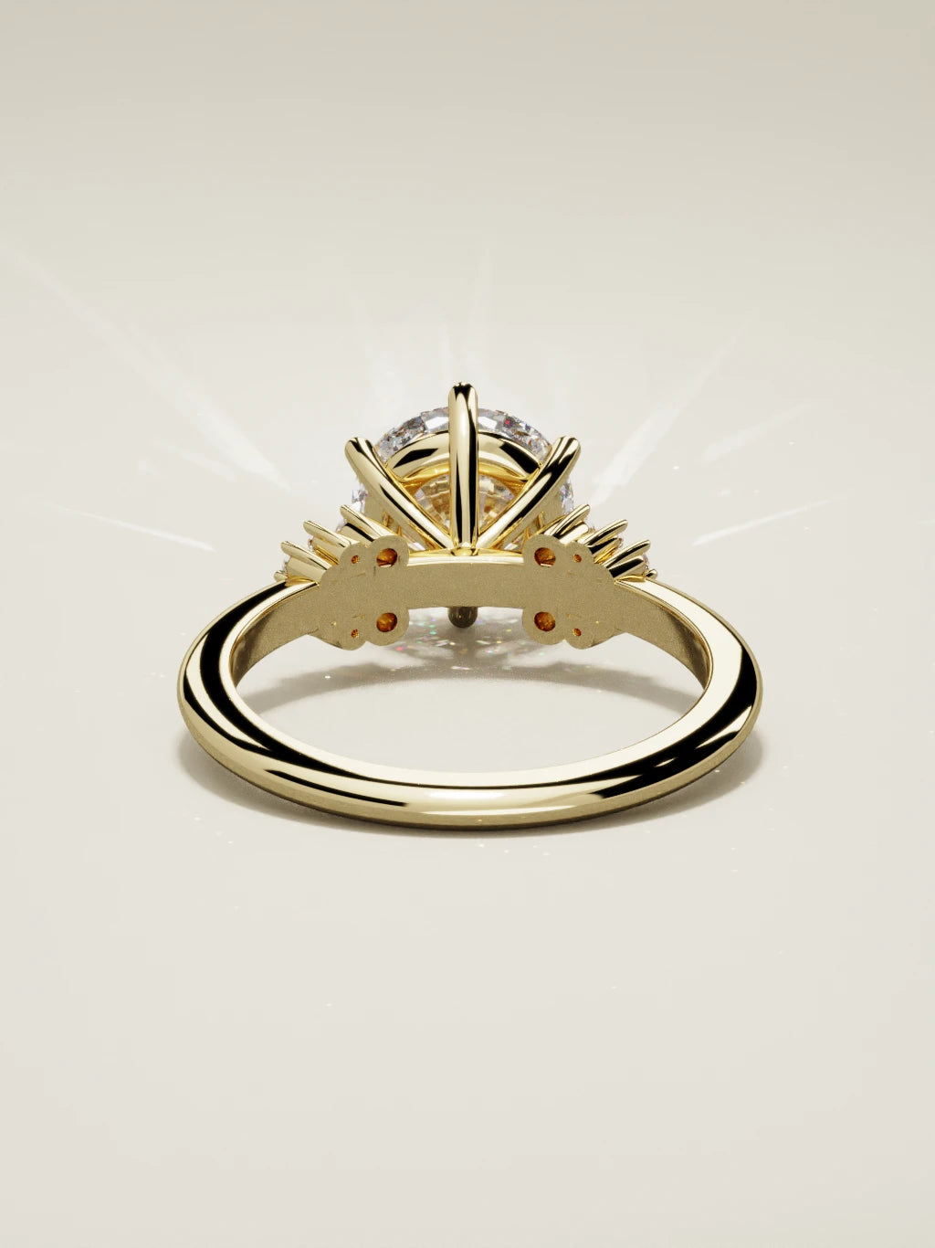 The Flora, solitario con diamante redondo de laboratorio en oro amarillo 14K, vista trasera