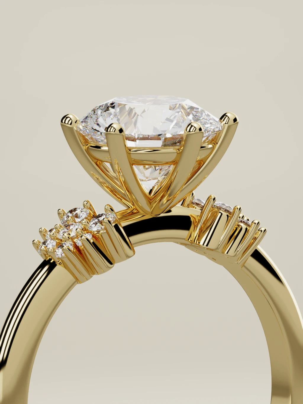 The Flora, solitario con diamante redondo de laboratorio en oro amarillo 14K, de pie, vista de tres cuartos