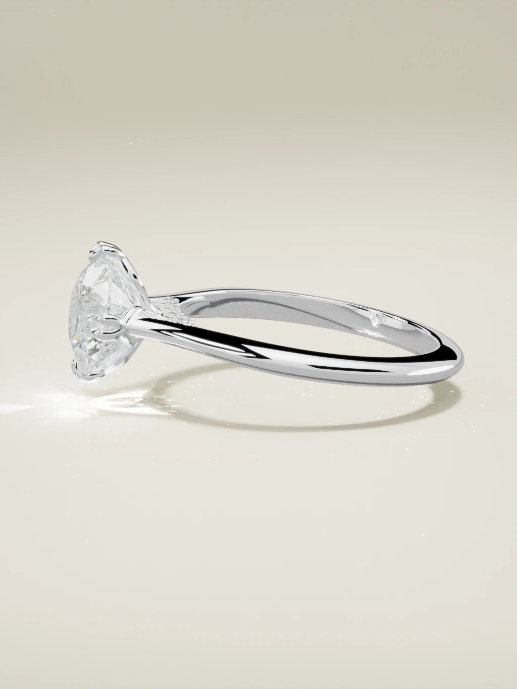The Jazmin, solitario con diamante redondo de laboratorio en oro blanco 14K, vista lateral
