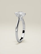 The Jazmin, solitario con diamante redondo de laboratorio en oro blanco 14K, de pie, vista frontal