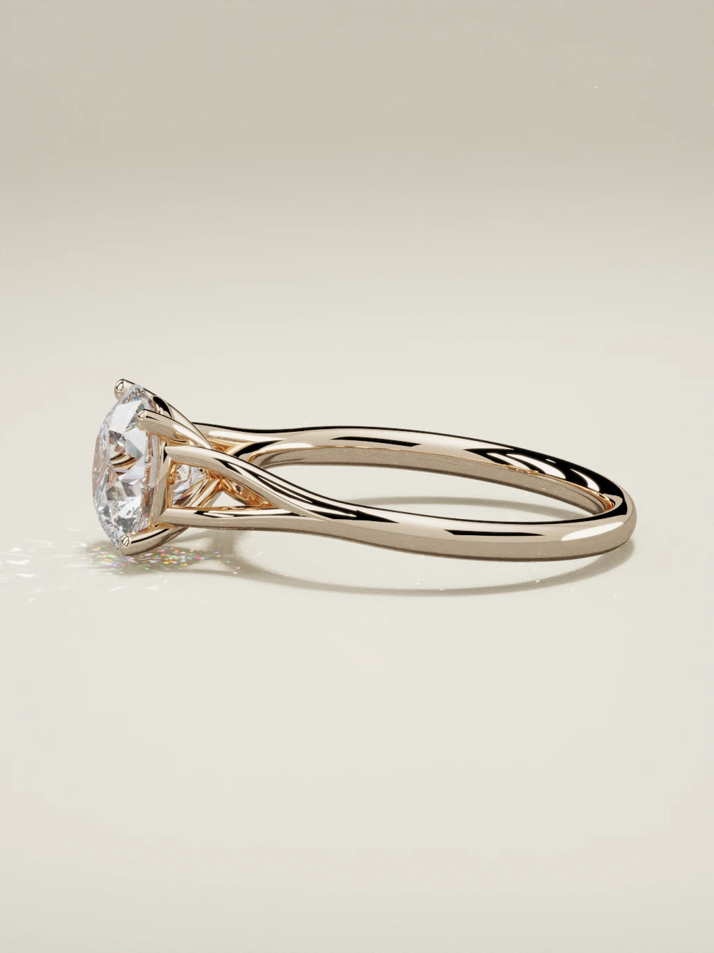 The Lazo, solitario con diamante redondo de laboratorio en oro rosa 14K, vista lateral