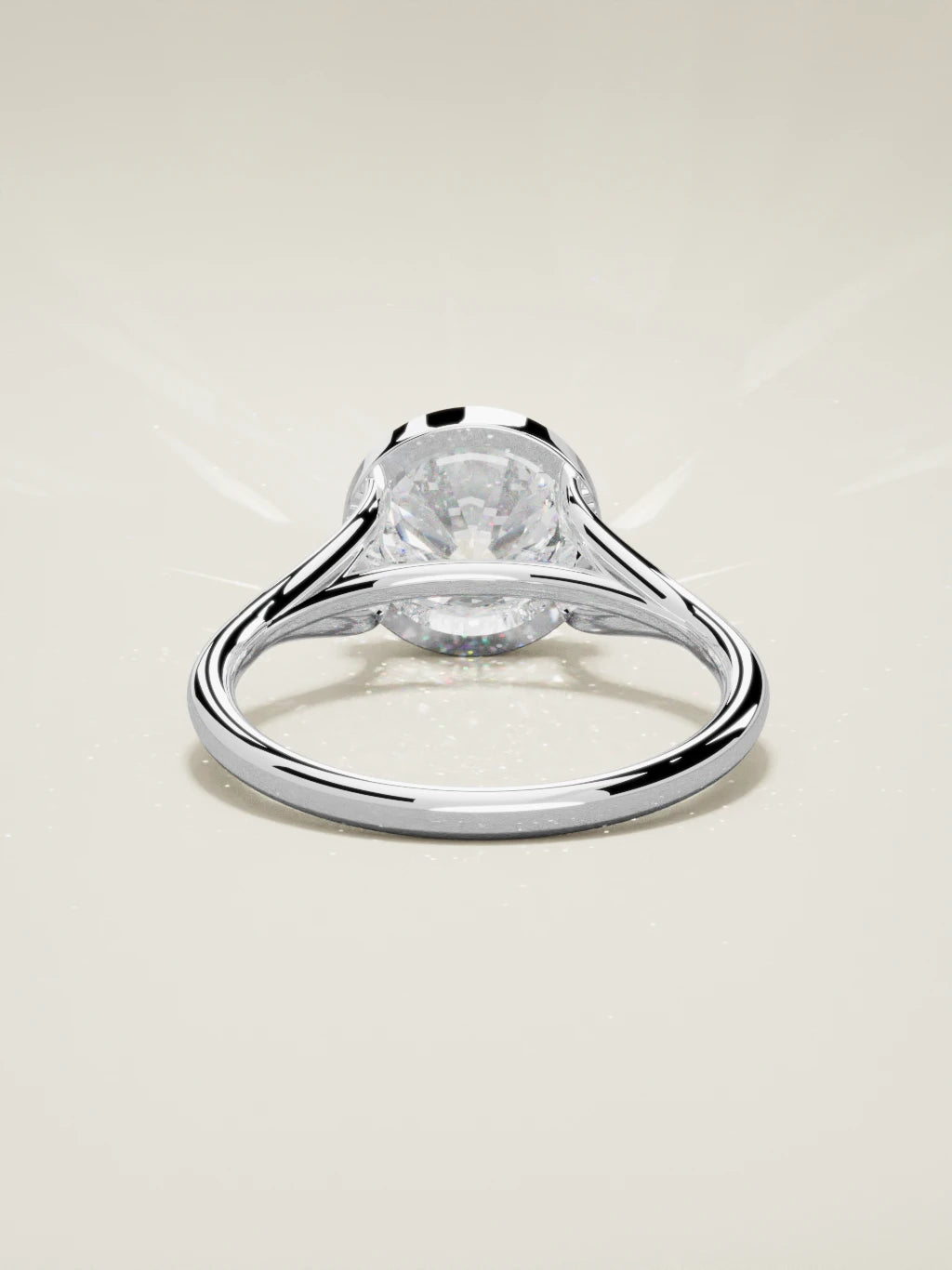 The Luna, solitario con diamante redondo de laboratorio en oro blanco 14K, vista trasera