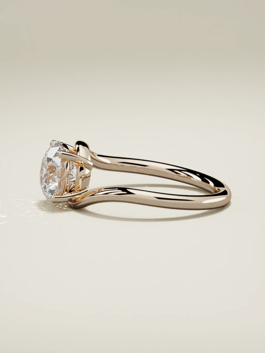 The Ola, solitario con diamante redondo de laboratorio en oro rosa 14K, vista lateral