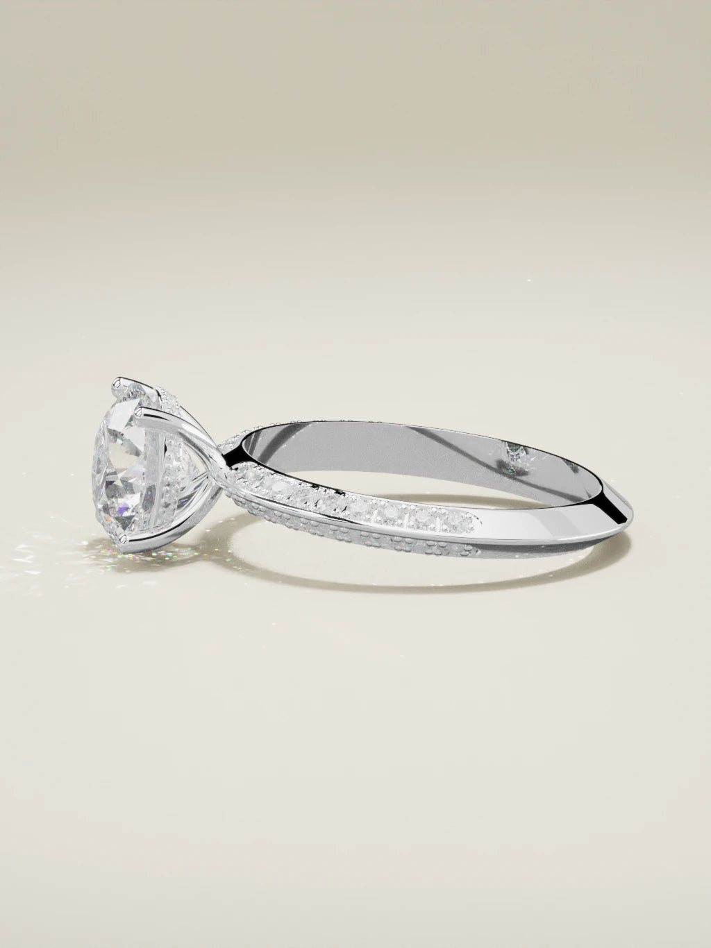 The Vera, solitario con diamante redondo de laboratorio en oro blanco 14K, vista lateral
