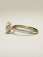The Vitral, solitario con diamante redondo de laboratorio en oro amarillo 14K, vista lateral