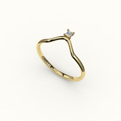 Princess Cut V Diamond Curved Band