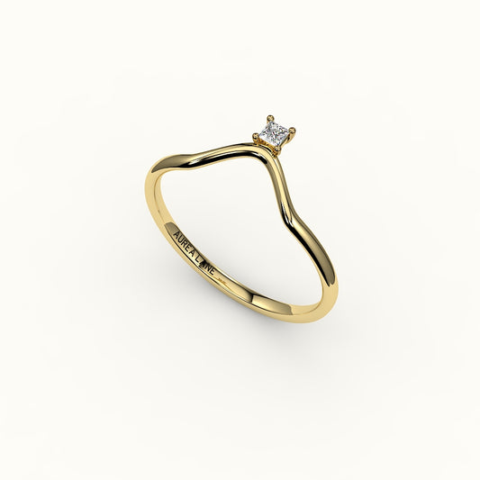 Princess Cut V Diamond Curved Band