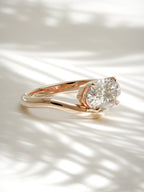 The Arco | East West Oval Solitaire