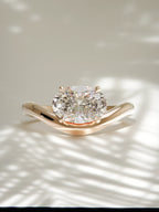 The Arco | East West Oval Solitaire