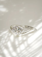 The Arco | East West Oval Solitaire