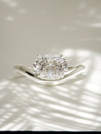 The Arco | East West Oval Solitaire