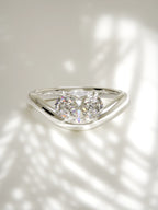 The Arco | East West Oval Solitaire