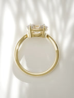 The Arco | East West Oval Solitaire