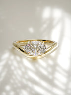 The Arco | East West Oval Solitaire